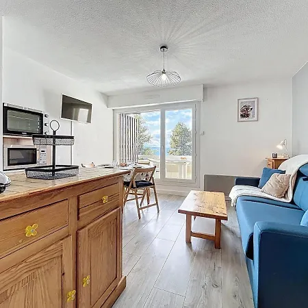 Le Zenith - - - Centre - Parking *